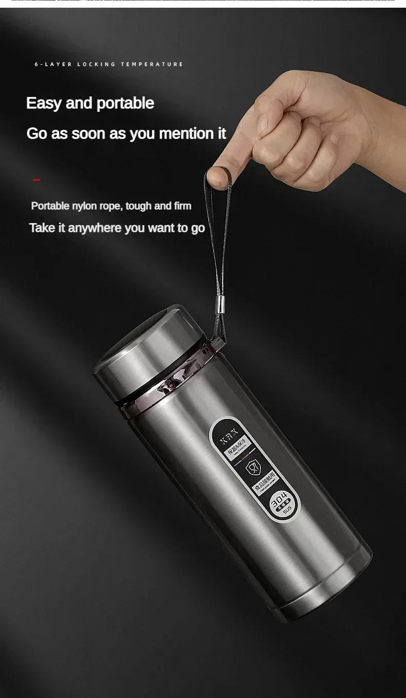 Stainless steel vacuum flask with LED temperature display