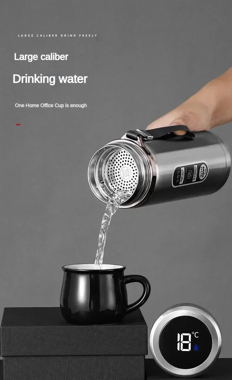 Stainless steel vacuum flask with LED temperature display